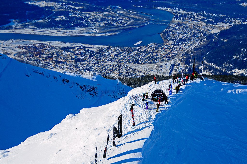 The start area at the summit. The town of Revelstoke and last year's qualifying slope in the background.