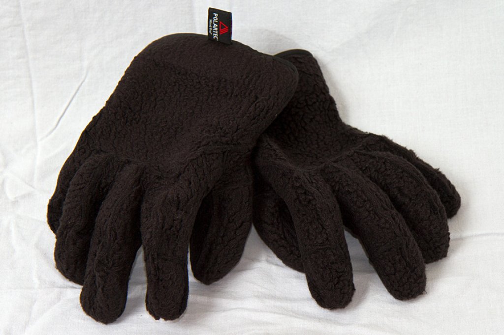 The warm fleece inner glove, which is also anatomically pre-shaped
