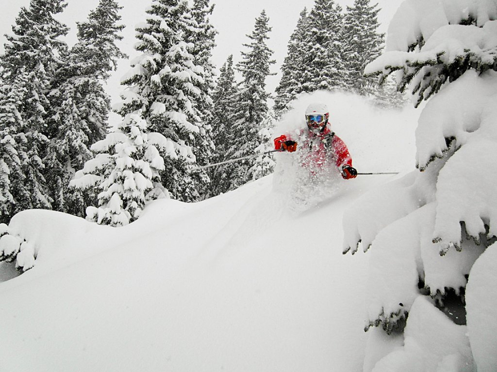 Cold or wet fingers with deep pow-pow? No way!