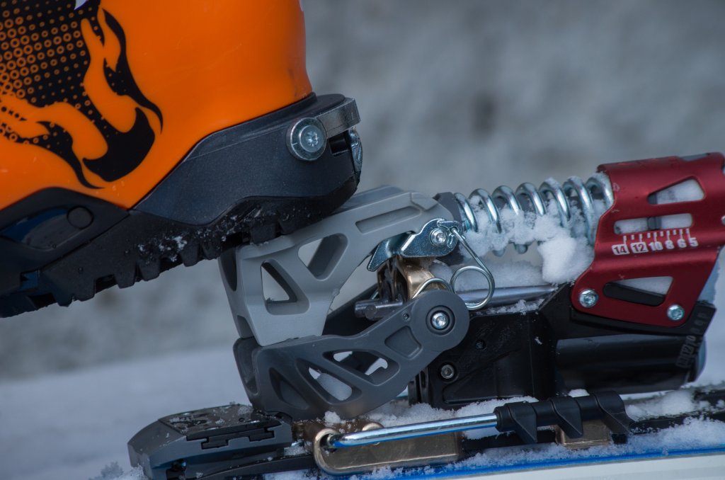 Short test | Dynafit binding Beast 14 | PowderGuide