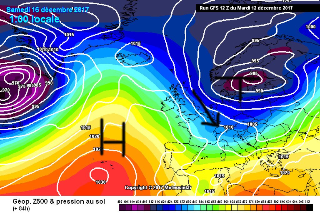 500hPa geopotential, forecast for Friday. Bulging Azores high and trough Central Europe. Snow in the Western Alps!