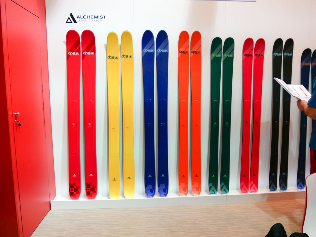 The timelessly designed DPS skis