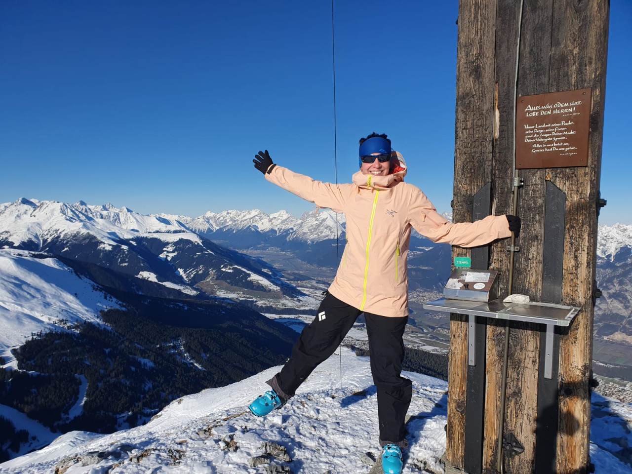 Gear Review | Arc'teryx Sentinel AR Jacket Women | PowderGuide Gear Review | Arc'teryx Sentinel AR Jacket Women | PowderGuide