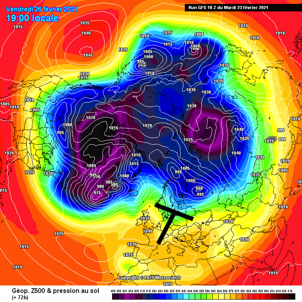 500hPa geopotential and ground pressure, Friday, 26.2.21. A small low-pressure "wave" crosses the Alps and causes uncertainty in the forecast.