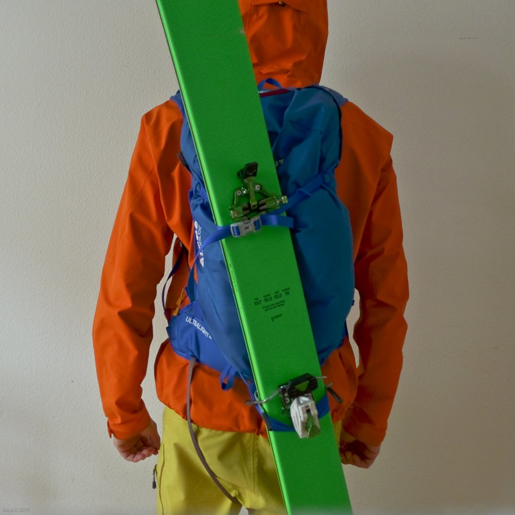 Lil Rass Rucksack Materialtest | Mammut Ultralight RAS 3.0 Airbagrucksack | PowderGuide