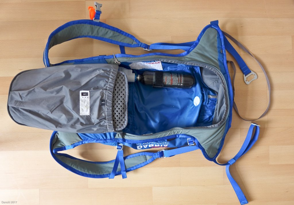 Lil Rass Rucksack Materialtest | Mammut Ultralight RAS 3.0 Airbagrucksack | PowderGuide